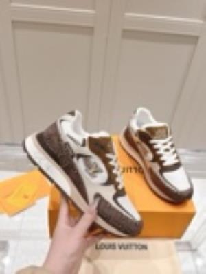 wholesale quality men's louis vuitton run way sneakers model no. 815